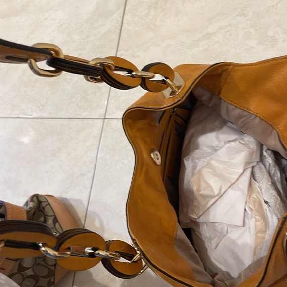 Shoulder bag - Picture 3 of 3